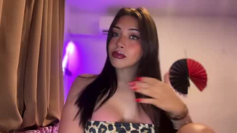 Snapshot of iriss_fox chatting on June 18, 11:14 am iriss_fox online show from June 18, 11:14 am