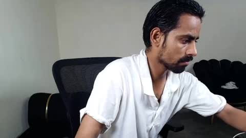 Snapshot of ironcharm4455 chatting on June 10, 4:17 pm Naveed online show from June 10, 4:17 pm