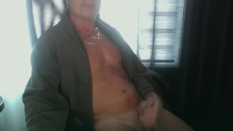 Snapshot of ironout007 chatting on October 19, 12:28 pm ironout007 online show from October 19, 12:28 pm