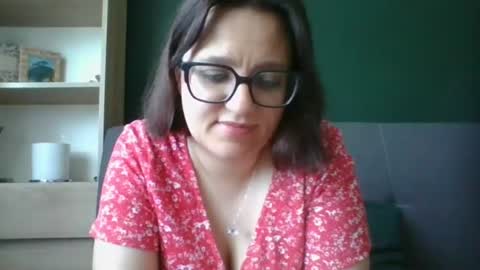 Snapshot of irresistibleparis chatting on June 19, 5:34 am Paris online show from June 19, 5:34 am