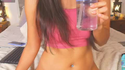 Isa online show from March 24, 7:08 pm