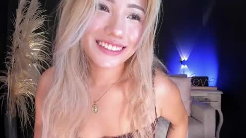 Isa Cortes  online show from May 6, 2:22 pm