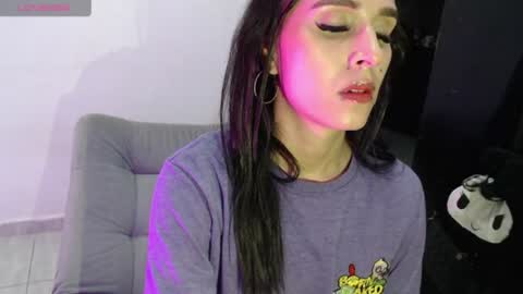Isabella Hall online show from July 22, 11:07 pm