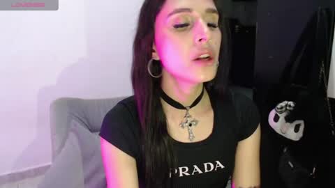 Isabella Hall online show from July 25, 10:51 pm