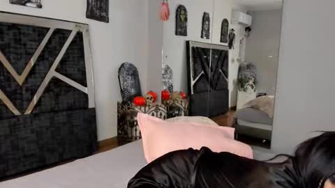 oIssaJonneso online show from October 26, 12:22 pm