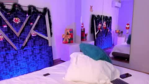 oIssaJonneso online show from December 14, 12:32 pm