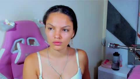 Snapshot of isa_kolins chatting on April 15, 12:12 pm isa_kolins online show from April 15, 12:12 pm