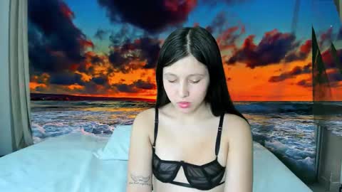 Isa and Leo online show from November 29, 8:45 pm