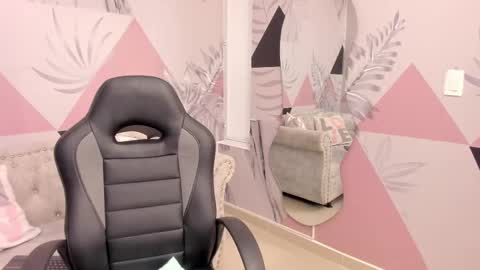    online show from March 3, 1:31 pm