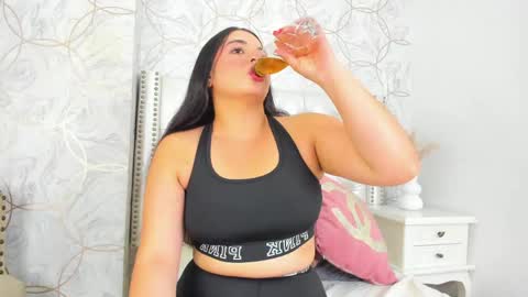 Snapshot of isa_rose_7 chatting on May 5, 7:55 pm isa rose 7 online show from May 5, 7:55 pm