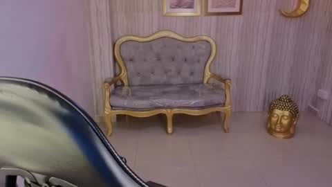 Snapshot of isa_s chatting on June 19, 12:48 am Isa online show from June 19, 12:48 am