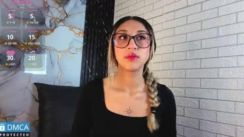 Snapshot of isa_sweet1_ chatting on May 13, 11:07 am Isa online show from May 13, 11:07 am