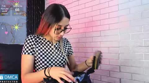 Snapshot of isa_sweet1_ chatting on May 14, 11:06 am Isa online show from May 14, 11:06 am