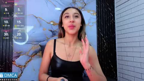 Snapshot of isa_sweet1_ chatting on May 21, 11:06 am Isa online show from May 21, 11:06 am