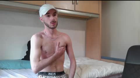 Snapshot of isaac99c chatting on April 26, 2:37 pm Isaac99c online show from April 26, 2:37 pm