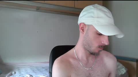 Snapshot of isaac99c chatting on May 11, 8:31 am Isaac99c online show from May 11, 8:31 am