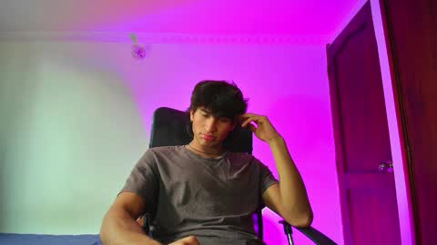 Snapshot of isaac__efx chatting on September 18, 6:43 pm isaac online show from September 18, 6:43 pm