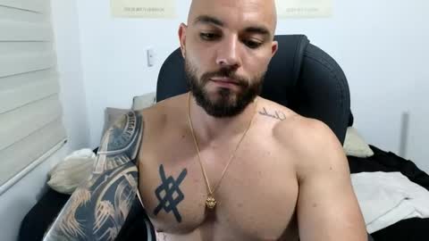 Snapshot of isaac_carter chatting on March 21, 12:04 am Isaac carter online show from March 21, 12:04 am