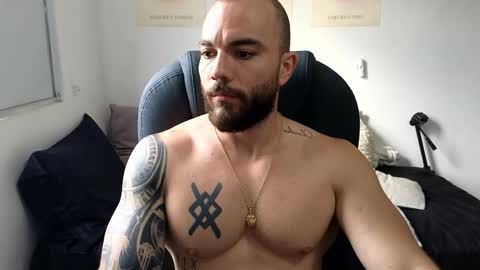 Snapshot of isaac_carter chatting on March 29, 9:48 pm Isaac carter online show from March 29, 9:48 pm