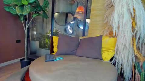 isaac_grimm online show from December 1, 3:22 am