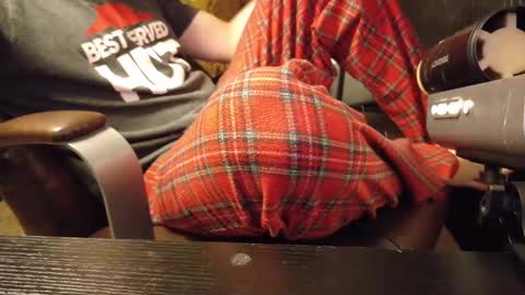 isaac online show from January 1, 10:03 pm