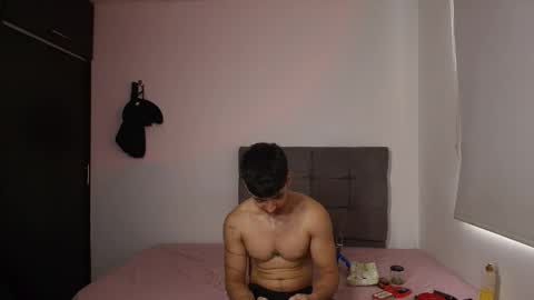 muscle isaac online show from May 26, 10:28 pm