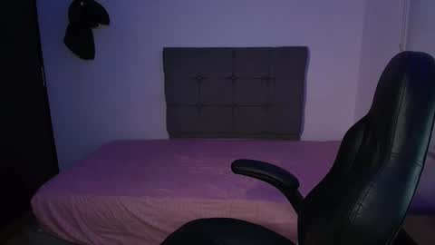 muscle isaac online show from May 28, 11:57 pm