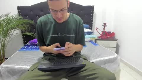 Snapshot of isaac_winter_ chatting on May 8, 9:14 am Isaac online show from May 8, 9:14 am