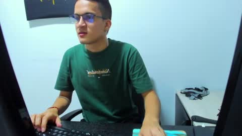 Snapshot of isaac_winter_ chatting on June 16, 4:15 am Isaac online show from June 16, 4:15 am