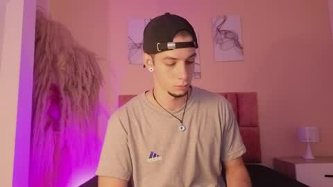 Snapshot of isaacblaze_ chatting on May 16, 3:47 am isaacblaze online show from May 16, 3:47 am