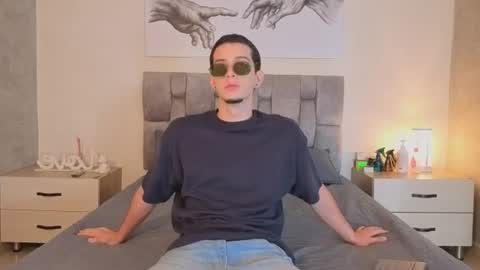 Snapshot of isaacblaze_ chatting on July 7, 3:42 am isaacblaze online show from July 7, 3:42 am