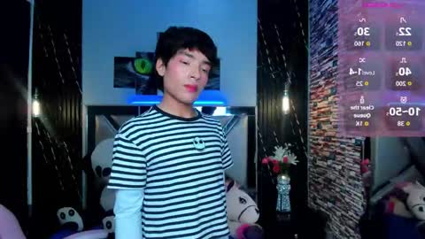 Snapshot of isaacnova chatting on March 26, 1:28 pm isaacnova online show from March 26, 1:28 pm