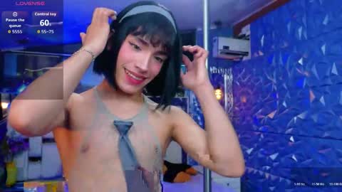 Snapshot of isaacnova chatting on May 12, 8:28 pm isaacnova online show from May 12, 8:28 pm