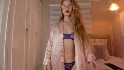 Snapshot of isabela__x chatting on May 4, 11:39 am isabela__x online show from May 4, 11:39 am