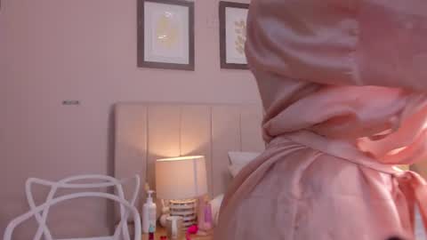 Snapshot of isabela__x chatting on July 15, 11:37 am isabela__x online show from July 15, 11:37 am