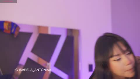    online show from April 5, 10:12 am