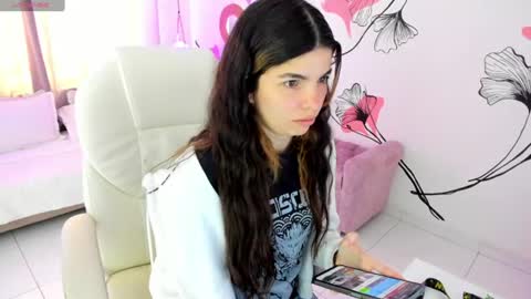 Snapshot of isabela_fiorelli chatting on June 13, 1:42 pm isabela_fiorelli online show from June 13, 1:42 pm