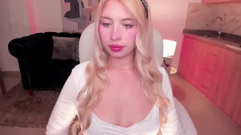 Snapshot of isabela_romano chatting on September 12, 5:18 am isabela romano online show from September 12, 5:18 am