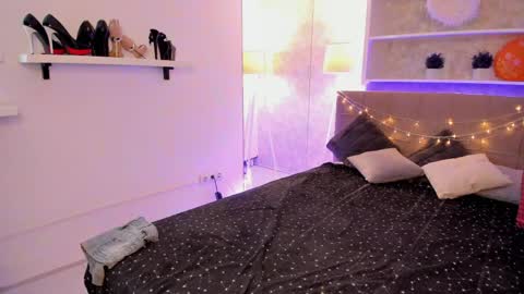 Snapshot of isabelkiss chatting on April 23, 5:41 am IsabelKiss online show from April 23, 5:41 am