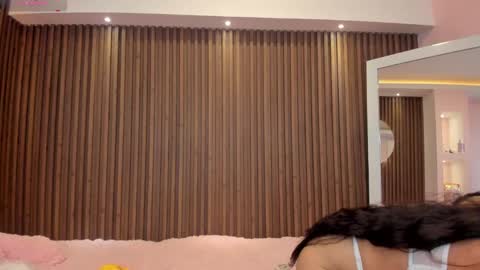 Snapshot of isabella_cooper9 chatting on December 19, 8:34 pm Isabella Cooper online show from December 19, 8:34 pm