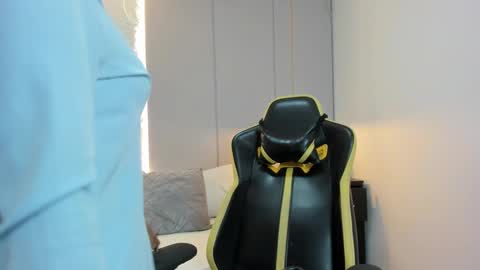 Isabel florez online show from March 5, 12:12 pm