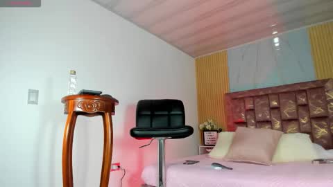 Snapshot of isabella_haddad chatting on October 31, 4:24 am isabella_haddad online show from October 31, 4:24 am