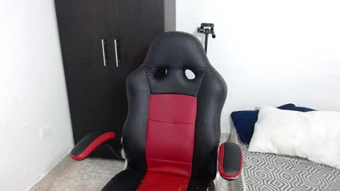  estefania online show from December 9, 11:15 am