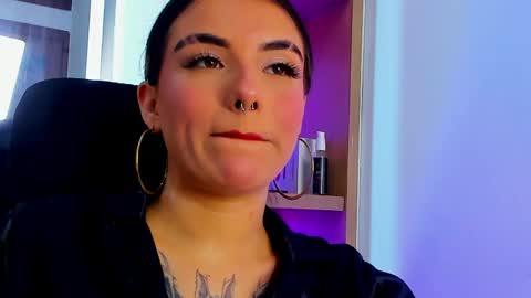 Snapshot of isabella_hv chatting on May 26, 5:53 pm ISABELLA online show from May 26, 5:53 pm