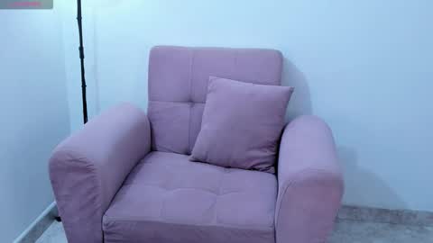 Snapshot of isabella_jones9 chatting on October 7, 11:57 pm ISABELLA online show from October 7, 11:57 pm