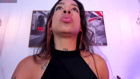 Snapshot of isabella_lopez_ chatting on February 1, 11:54 am Isabel Lopez online show from February 1, 11:54 am