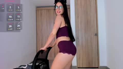 Snapshot of isabella_ospina chatting on May 18, 4:24 pm isabella_ospina online show from May 18, 4:24 pm