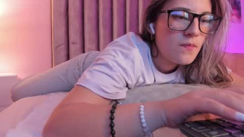 Snapshot of isabella_rross chatting on March 11, 7:26 am Isabella Rros online show from March 11, 7:26 am