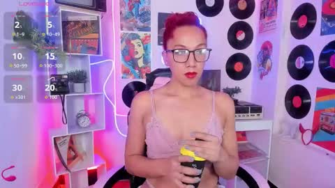 Snapshot of isabella_star_ chatting on February 14, 11:40 am Camila online show from February 14, 11:40 am