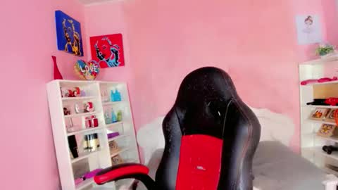 Snapshot of isabella_vogue chatting on May 28, 8:06 pm Isabella Vogue online show from May 28, 8:06 pm